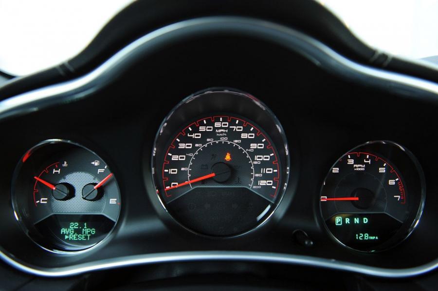  Dodge Avenger 2011 года  (фото 21 из 61)